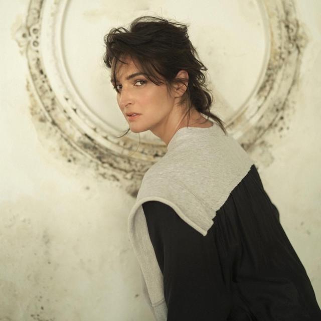 JANA KIRSCHNER